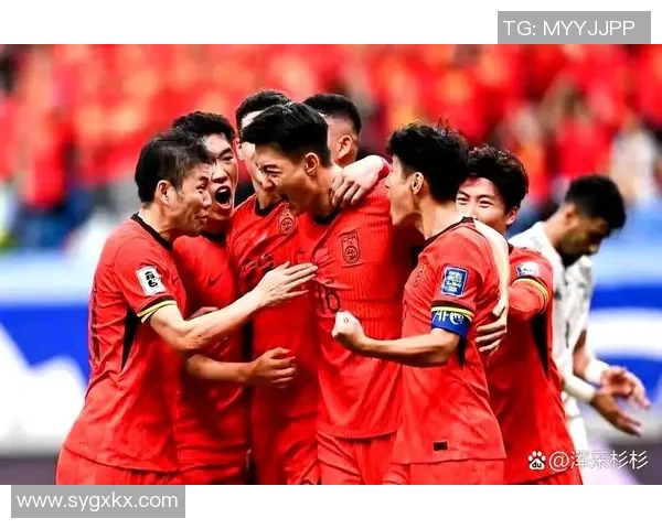 中国队迎战约旦队直播世预赛激战正酣球迷热情高涨助威助力 中国队迎战约旦队直播世预赛激战正酣球迷热情高涨助威助力